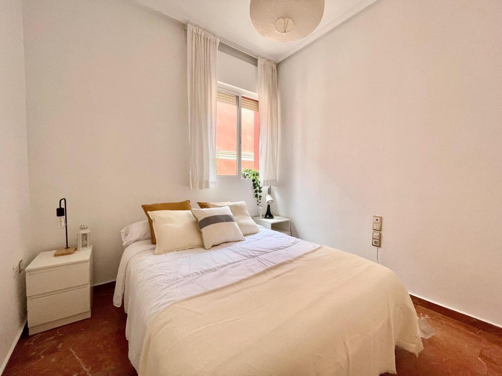 Enorme Y Luminoso 13 Personas Con Balcones En El Corazon De Apartment Seville